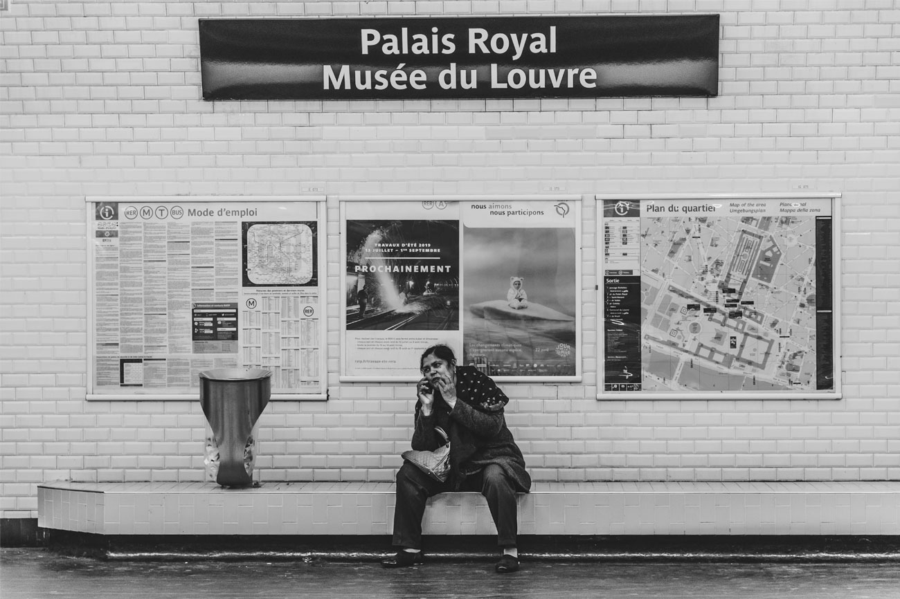 Paris Metro Le louvre